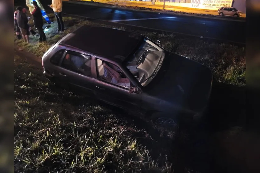 Acidente: Carro sai da pista próximo do 'bonezão'