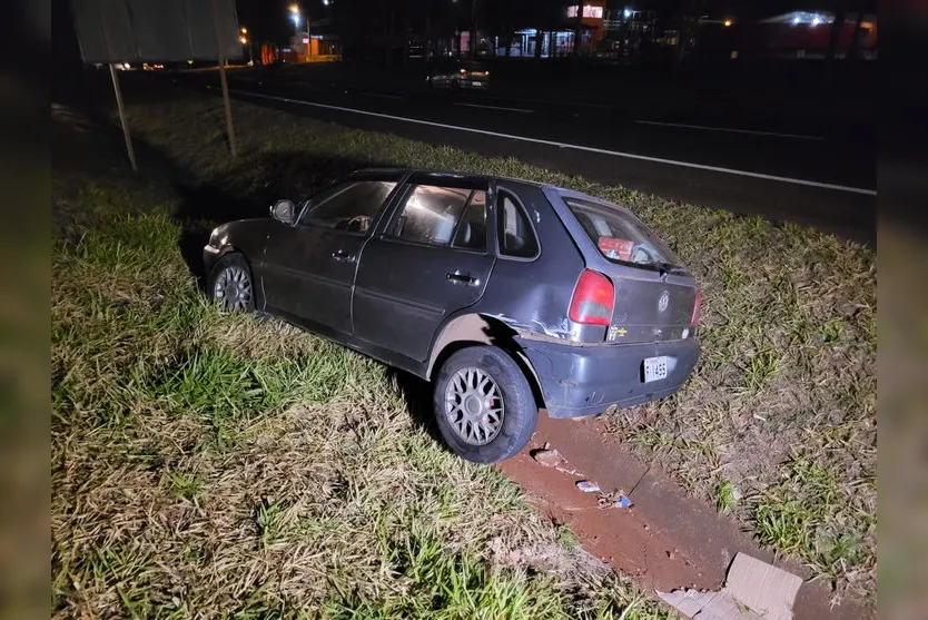 Acidente: Carro sai da pista próximo do 'bonezão'