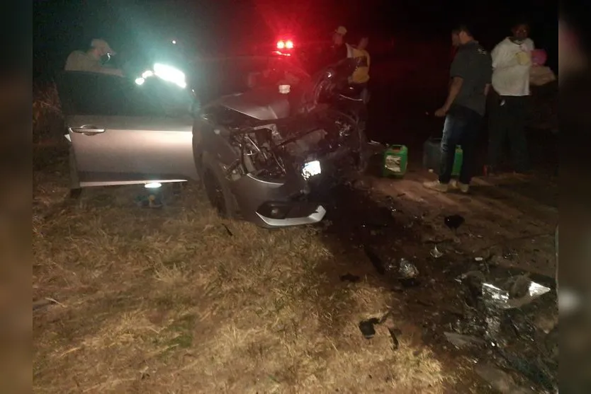   Acidente envolveu dois carros e deixou três mortos e sete feridos em Godoy Moreira, Paraná. 