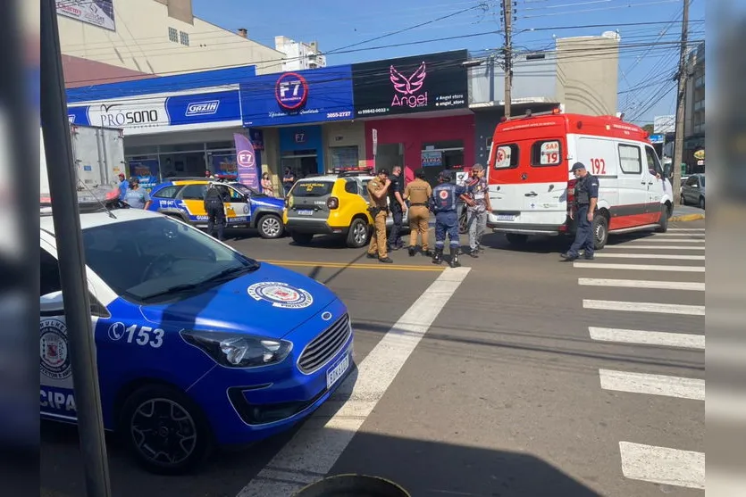 Ambulância do SAMU sofre atentado em Arapongas