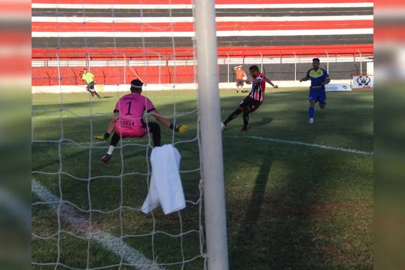 Apucarana Sports vence mais uma e mantém liderança