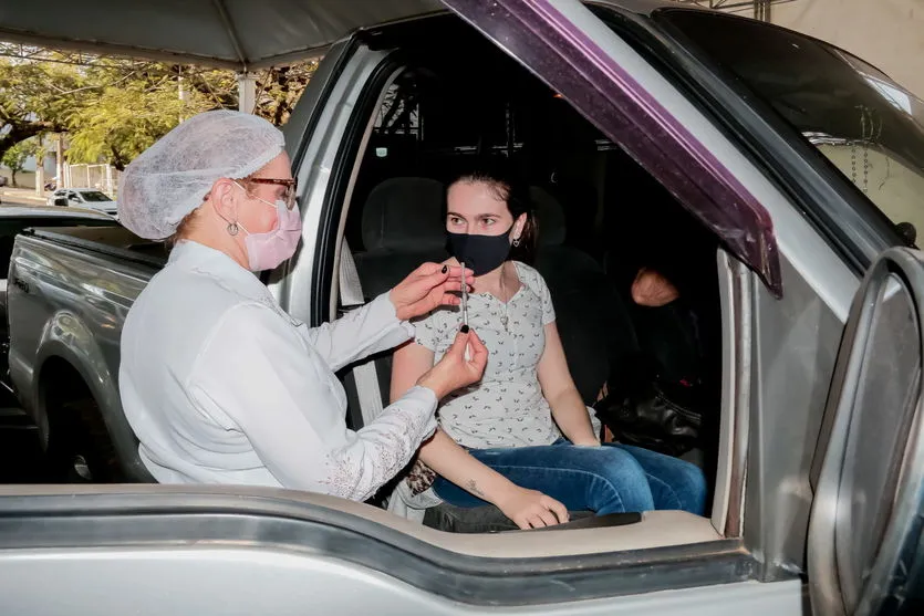 Apucarana vacina pessoas de 23 anos neste sábado