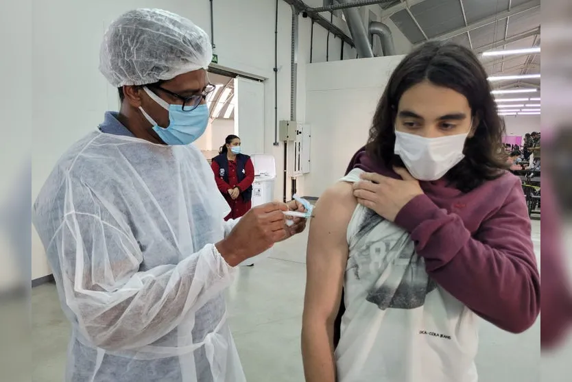 Arapongas conclui vacinação contra covid da população adulta
