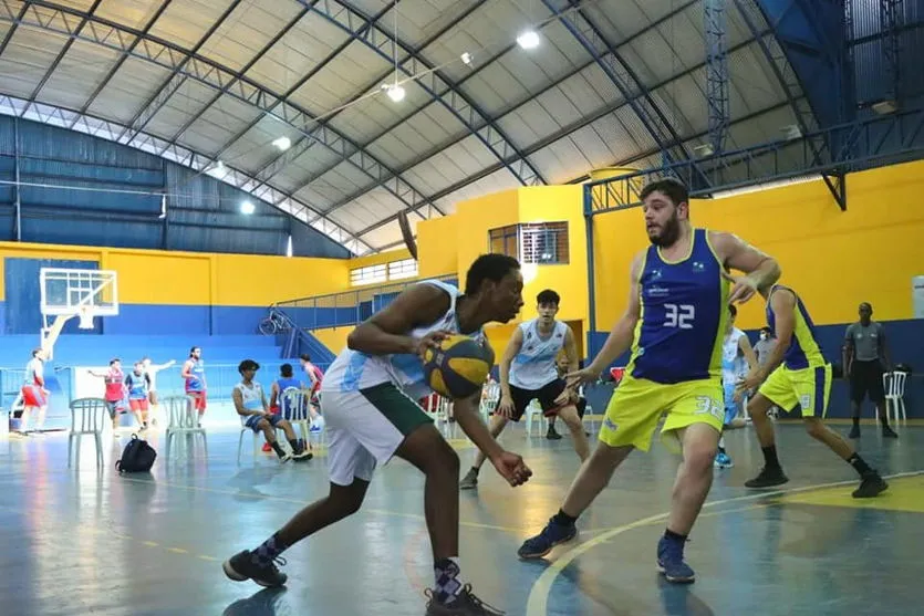 Arapongas participa da fase final do paranaense de basquete
