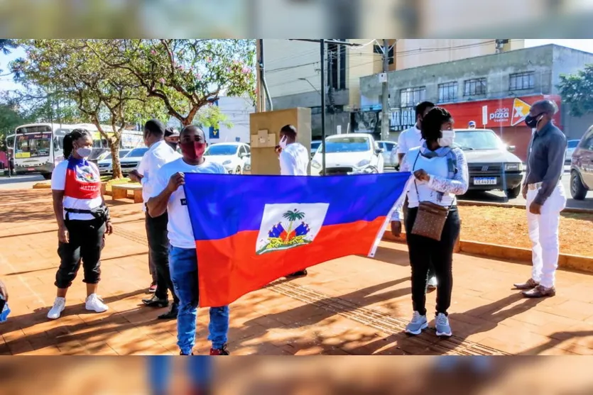 Ato na Praça Mauá homenageia presidente morto no Haiti