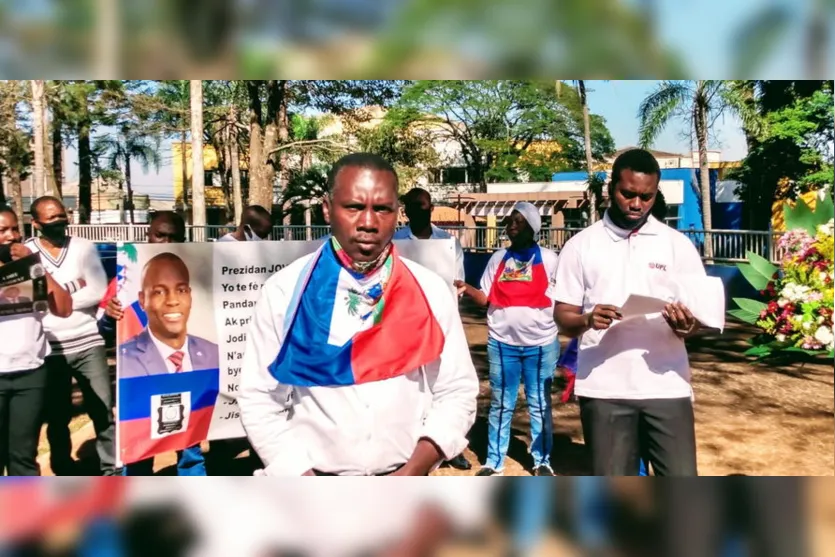 Ato na Praça Mauá homenageia presidente morto no Haiti