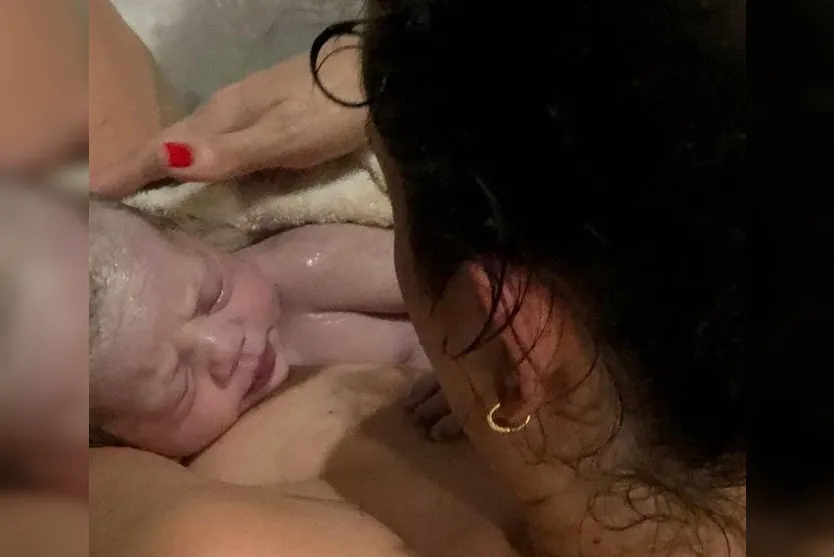 Bebê nasce dentro de banheira do quarto de hotel em Maringá