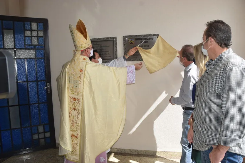 Bispo celebra missa de 50 anos de paróquia em Ivaiporã; veja