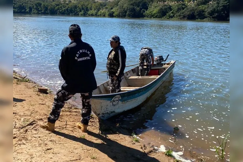 Bombeiros encerram quarto dia dia de buscas no Rio Ivaí