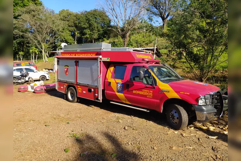 Bombeiros encerram quarto dia dia de buscas no Rio Ivaí