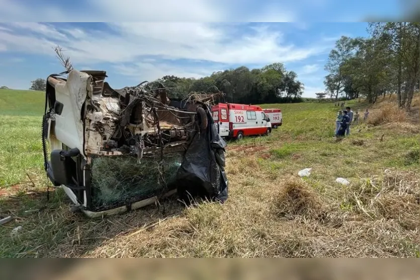 Cabine de caminhão se desprende e motorista fica ferido