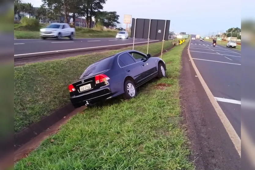 Carreta perde controle e provoca acidente na BR 369