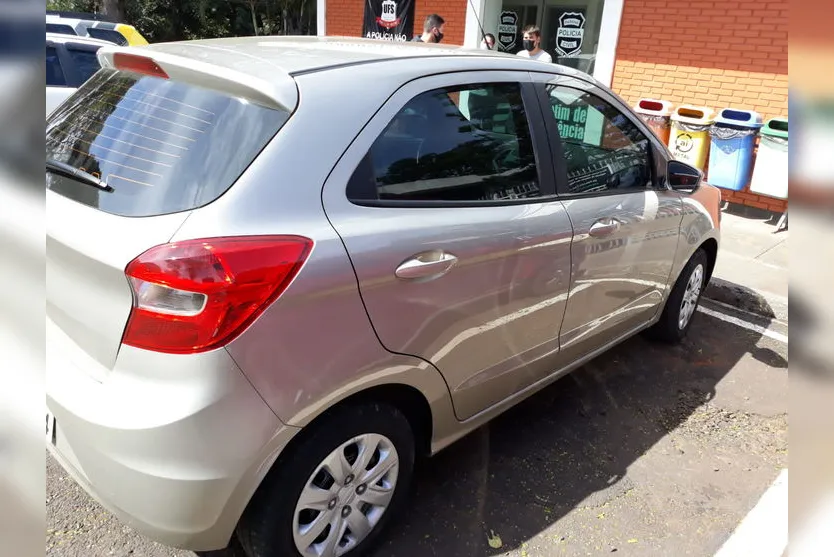 Carro roubado em Cambira é encontrado em Apucarana