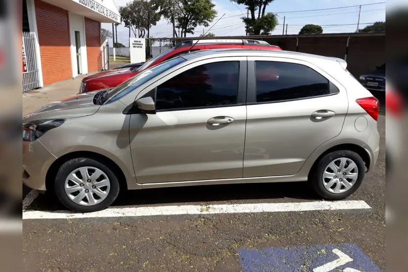 Carro roubado em Cambira é encontrado em Apucarana