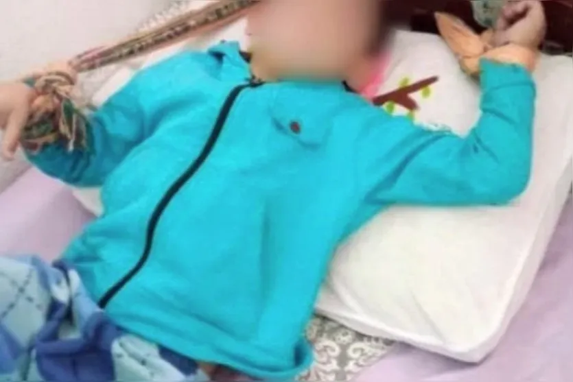 Criança de 6 anos era torturada pela mãe e o padrasto
