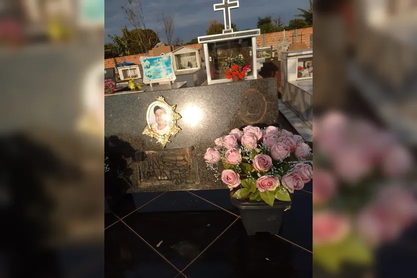 Criminosos furtam placas de túmulos em Califórnia