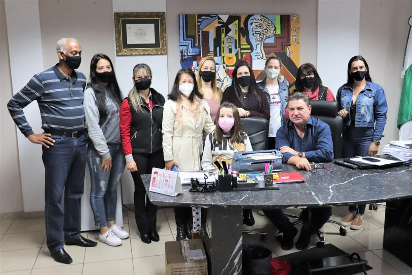 Educação de Arapongas adquire máquina de escrever em Braille