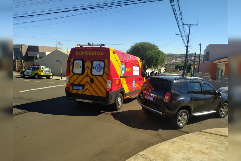 Entregador fratura a perna após batida em Apucarana