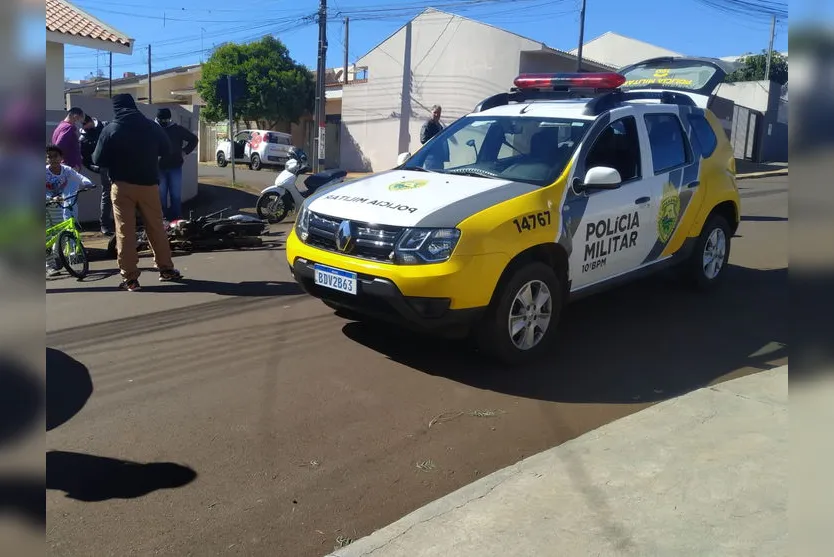 Entregador fratura a perna após batida em Apucarana