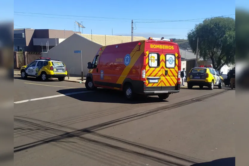 Entregador fratura a perna após batida em Apucarana