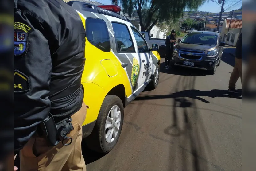 Entregador fratura a perna após batida em Apucarana