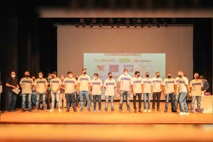 Equipe de handebol de Apucarana é apresentada