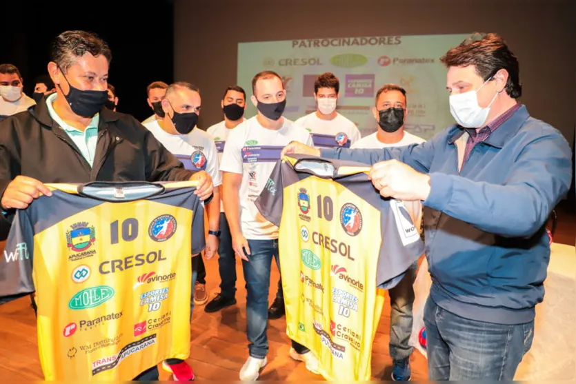 Equipe de handebol de Apucarana é apresentada