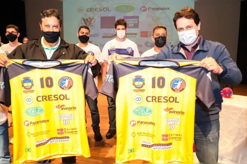 Equipe de handebol de Apucarana é apresentada