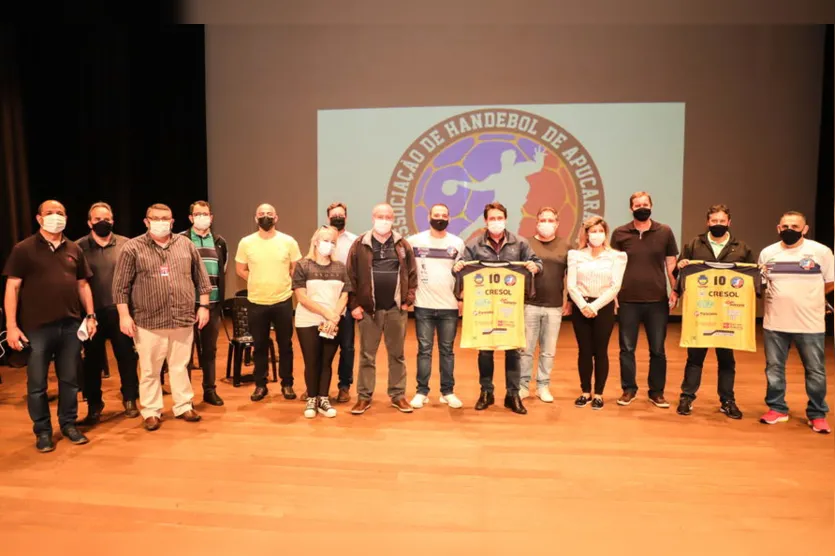 Equipe de handebol de Apucarana é apresentada