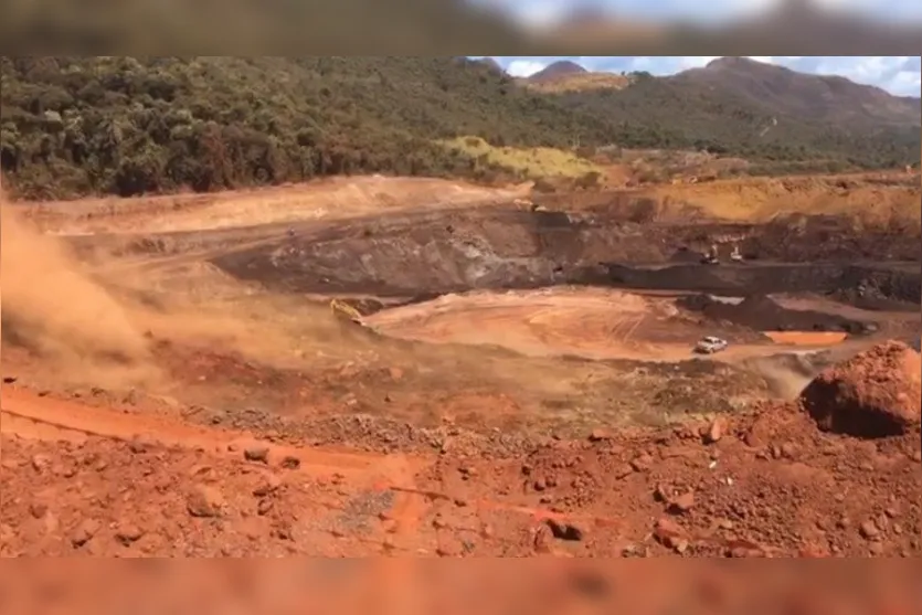 Estrutura de mineradora se rompe e assusta moradores