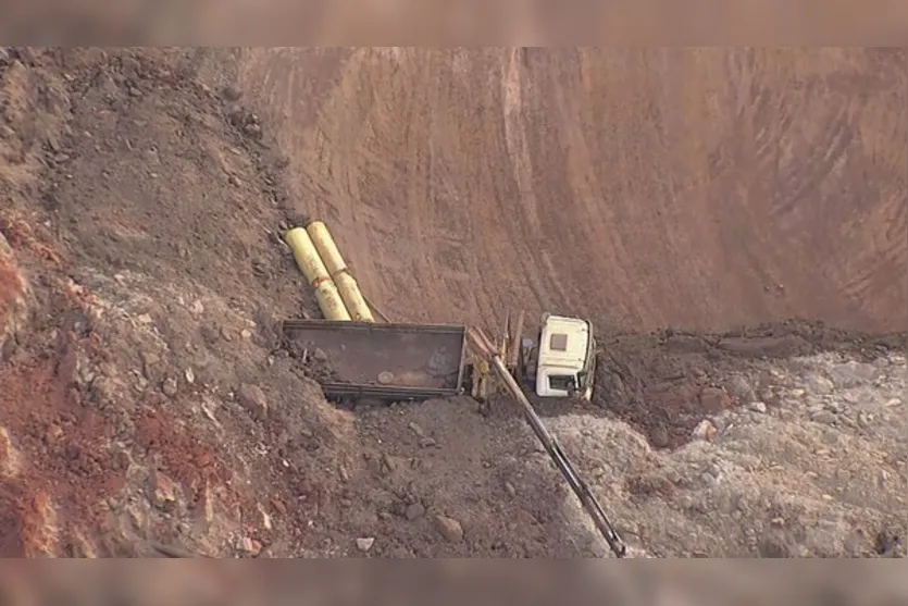 Estrutura de mineradora se rompe e assusta moradores