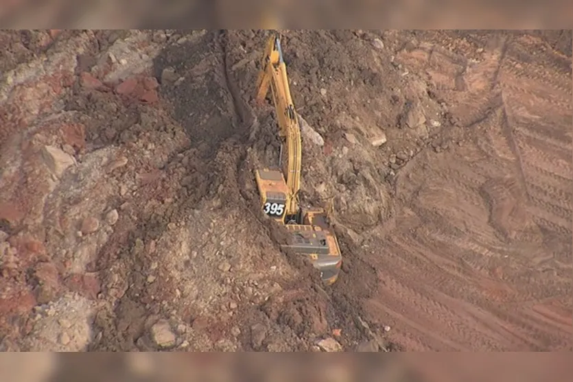 Estrutura de mineradora se rompe e assusta moradores