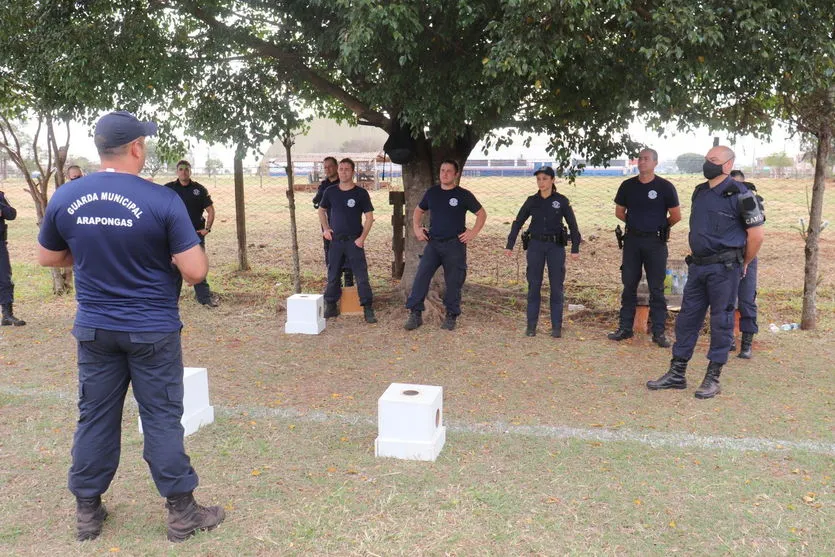 GMA realiza treinamento com cães em Arapongas