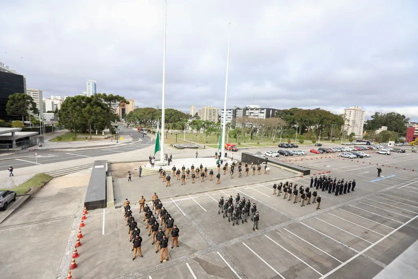 Governo do Paraná homenageia profissionais da saúde