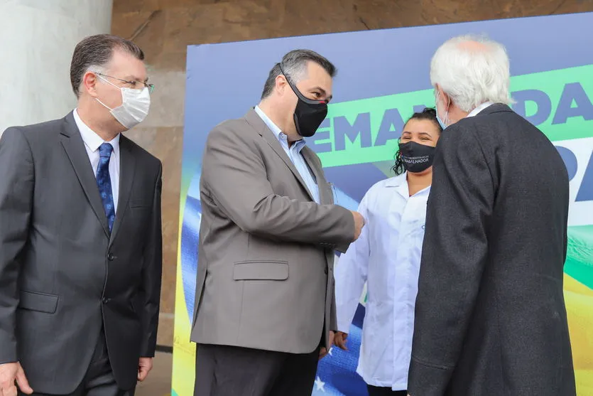 Governo do Paraná homenageia profissionais da saúde