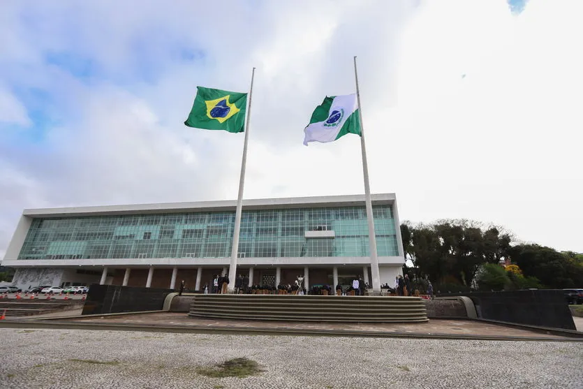 Governo do Paraná homenageia profissionais da saúde