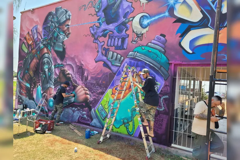 Grafiteiros transformam Praça Ceu de Apucarana; veja