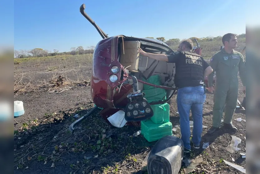 Helicóptero com 300 kg de cocaína cai em fazenda