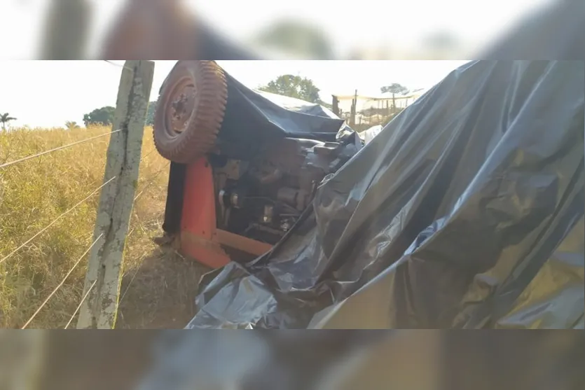 Homem morre após tombar com trator em Pitangueiras