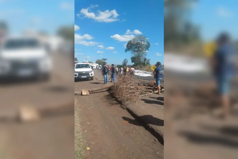 Indígenas realizam manifestação na PR-445 em Tamarana