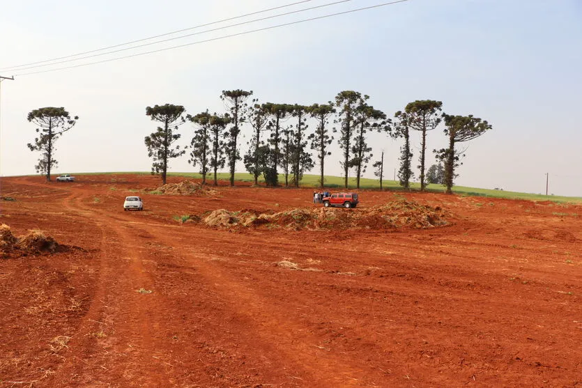 Iniciada  a terraplanagem do Parque de Exposição de Ivaiporã