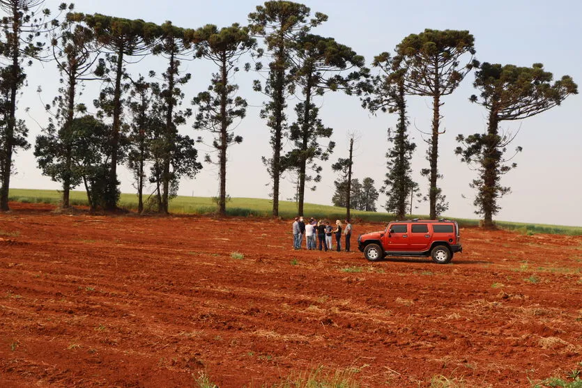 Iniciada  a terraplanagem do Parque de Exposição de Ivaiporã