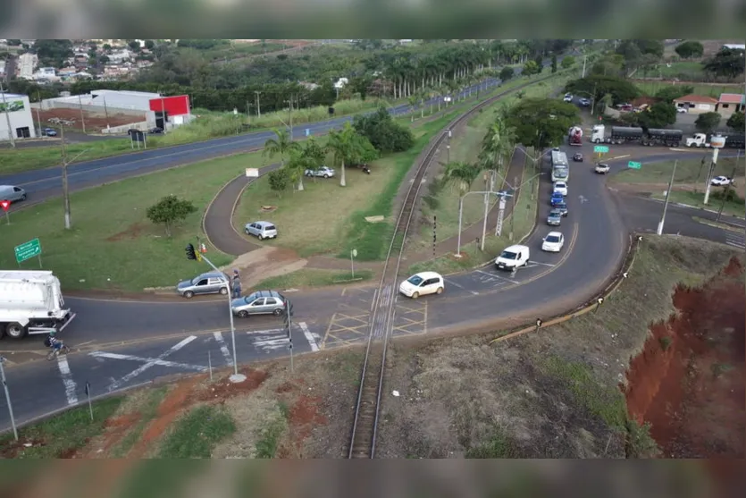 Jandaia utiliza tecnologia em cruzamentos com a ferrovia