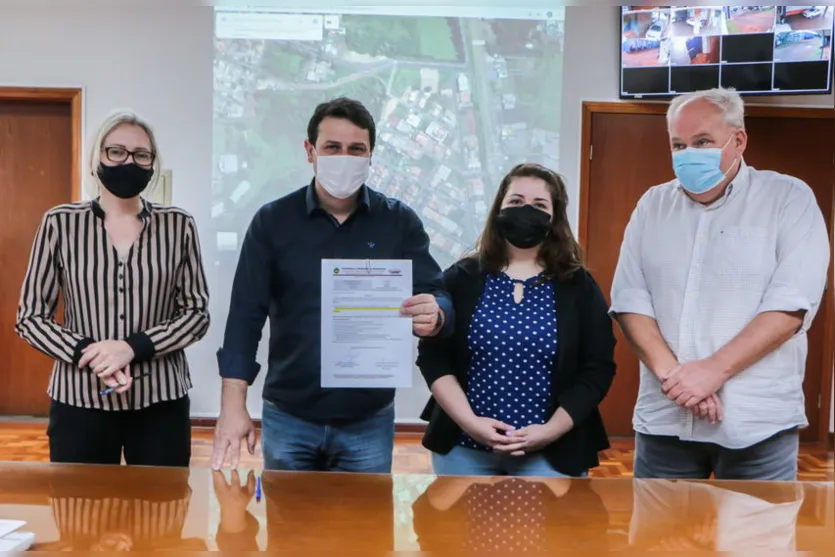 Junior da Femac autoriza asfalto em ruas do Villagio Di Roma