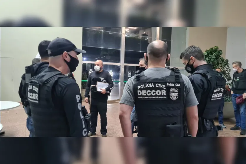 Médicos, agentes públicos e empresários são alvo de operação