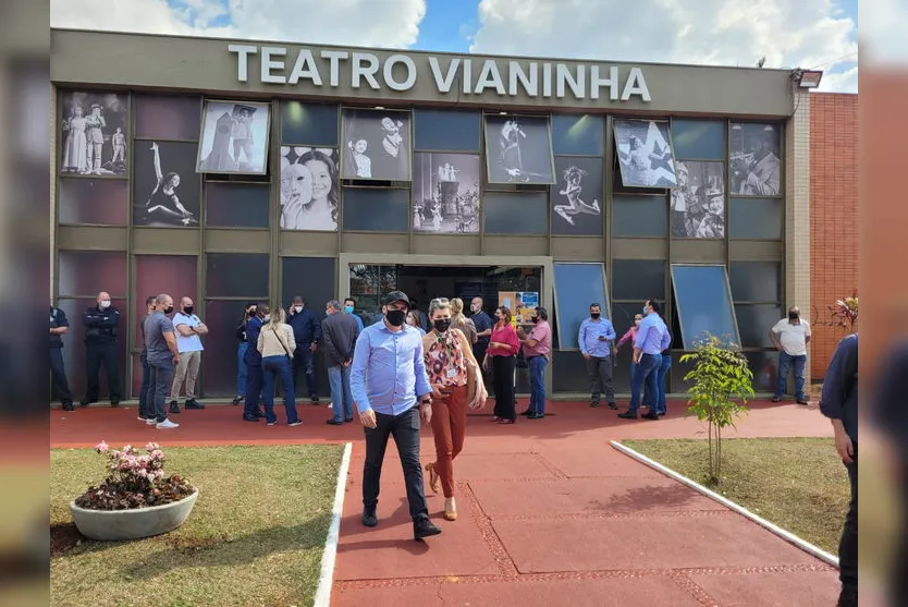 Ministro da Educação participa de reunião com prefeitos