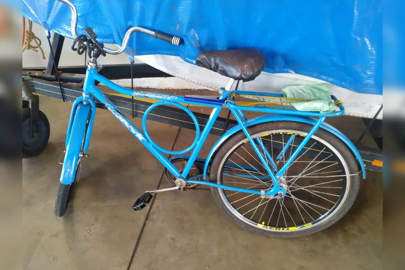 Motorista abre porta e ciclista de 81 anos fica ferido