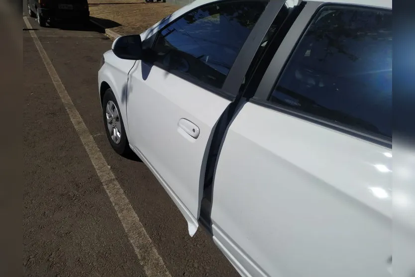 Motorista abre porta e ciclista de 81 anos fica ferido