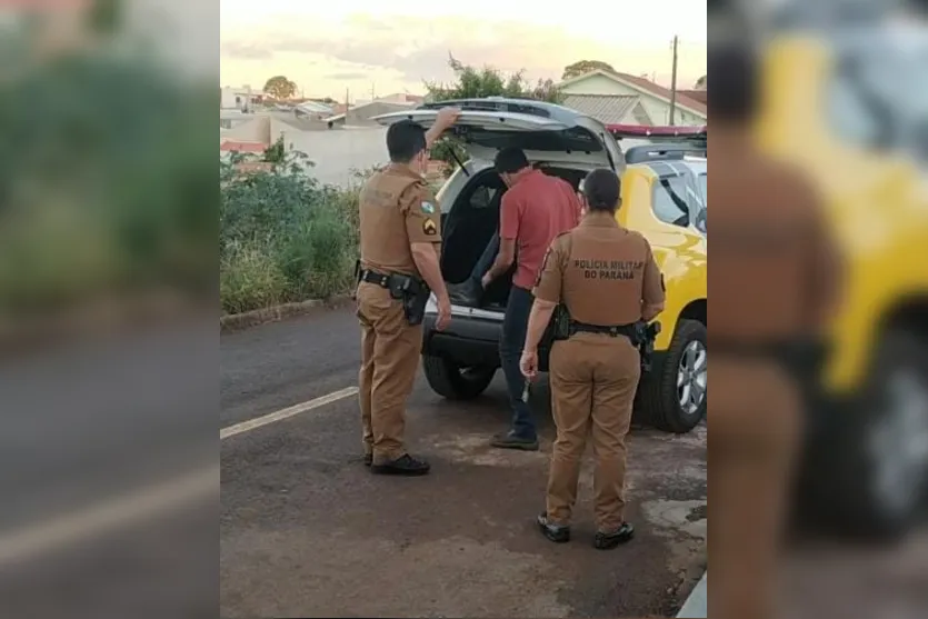 Motorista é preso após bater em carro de professora