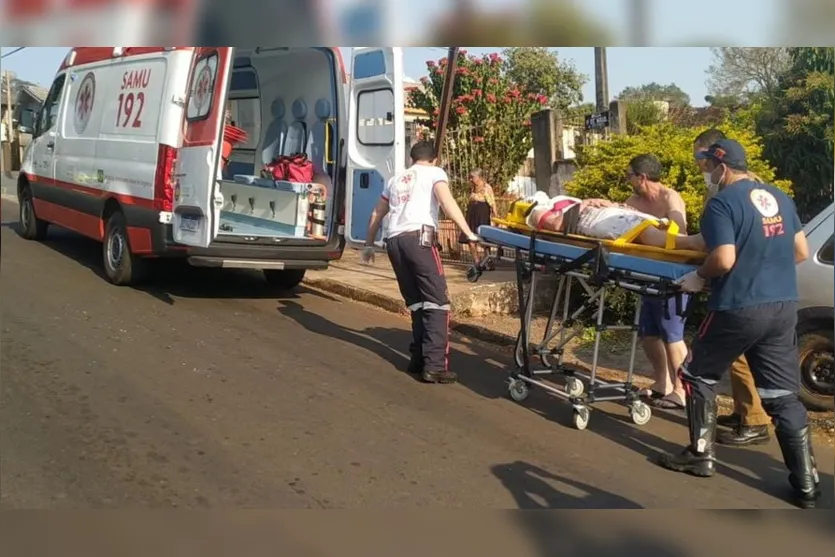 Mulher fica ferida ao tentar parar carro desgovernado